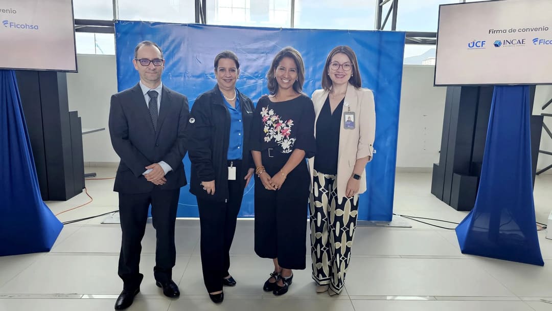 Ficohsa impulsa el futuro empresarial a través de INCAE